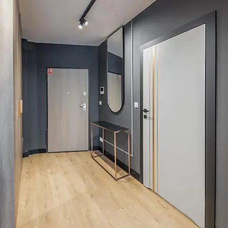 Aperto Centrum 7 Pietro *