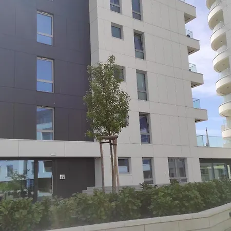 Aperto Centrum 7 Pietro *